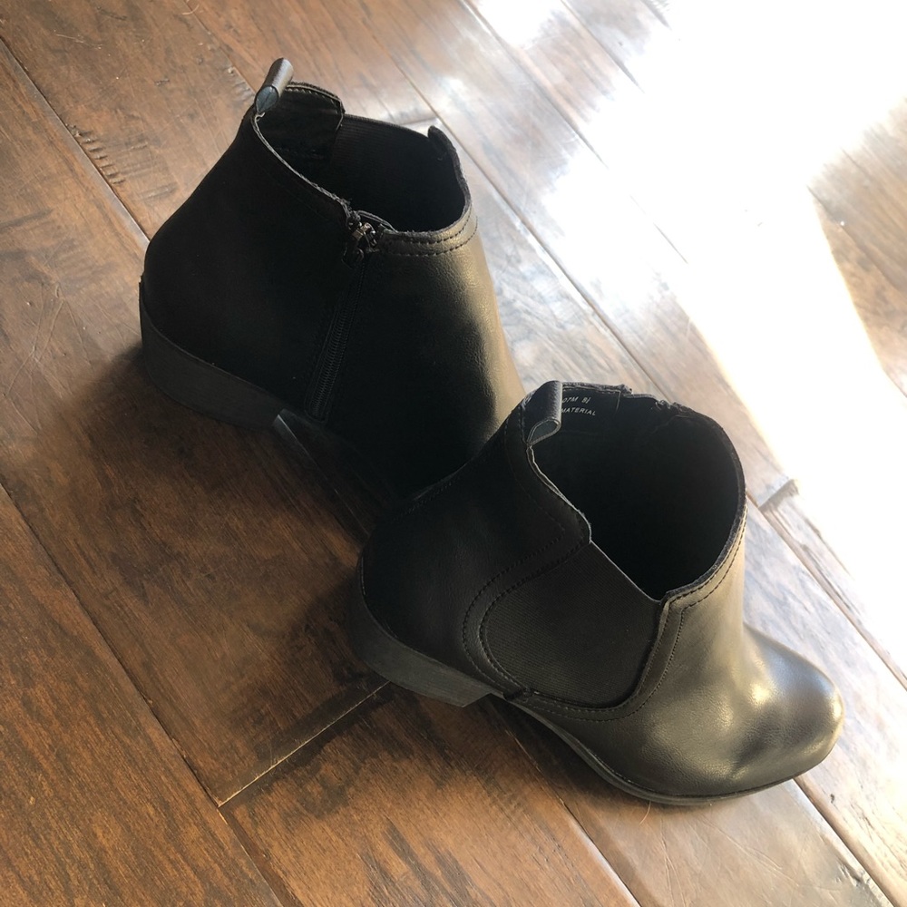 Side zip booties 8.5